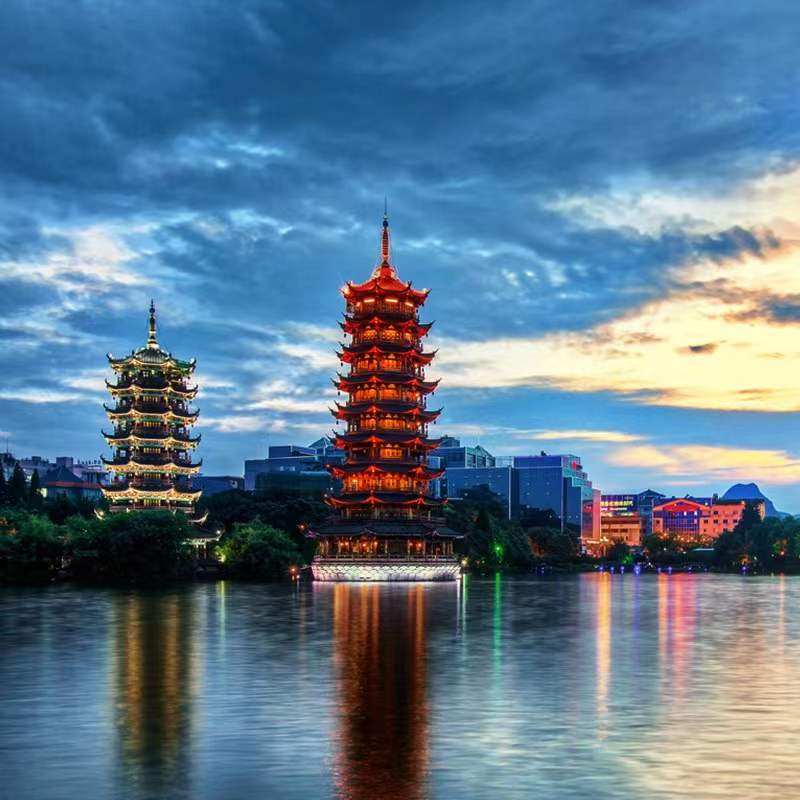 飞猪桂林旅游4天3晚桂林四日游漓江竹筏阳朔象山遇龙河跟团游高铁