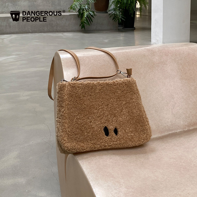 Dangerouspeople Joker Xue dsp imitation lambswool crossbody bag autumn and winter solid color ...
