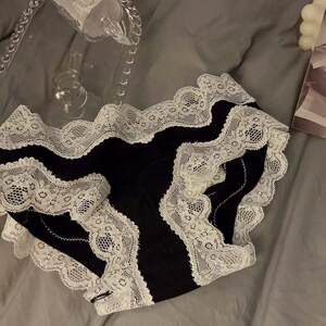 
Pure desire lace women's underwear, low waist, hip-covering, comfortable cotton crotch, hollow peach butt briefs, breathable lace