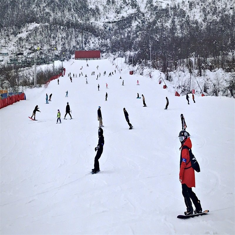 成都到西岭雪山二日游花水湾温泉滑雪纯玩跟团小团包车周边游