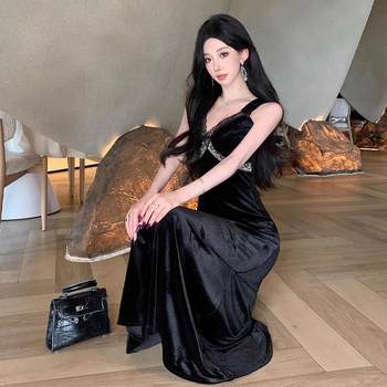 Large size French retro velvet suspender dress
