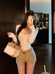 Korean Comic-Style Proportion-Enhancing Pants: High-Waisted, Slimming, Hip-Hugging Hot Pants for Women, Slim-Fit, Versatile Suit Shorts with a Belt