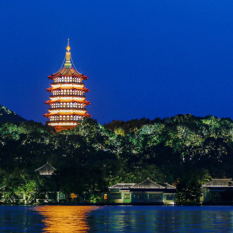 上海出发西湖1日游包车雷峰塔西湖游船灵隐寺飞来峰纯玩
