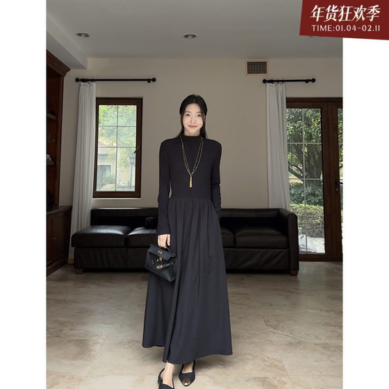 
Guo Jiujiu's elegant, simple and versatile slim-fitting German velvet plus velvet bottoming long-sleeved little black dress is a new autumn and winter long dress.