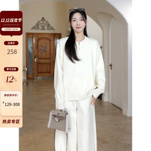 郭九九呢 简约基础百搭宽松显瘦圆领毛衣秋冬新品上衣加绒弯刀裤