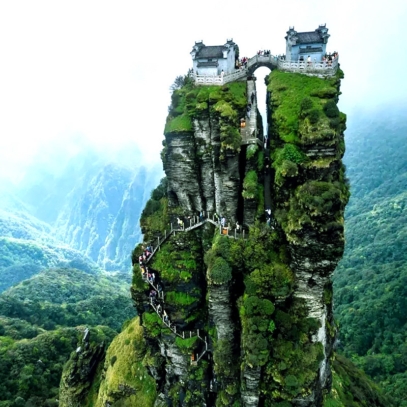 贵州全景旅游6天5晚贵阳黄果树瀑布西江千户苗寨小七孔黔灵山