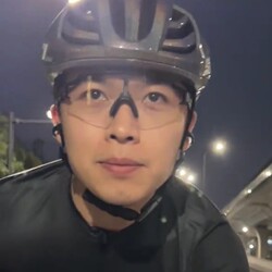 Men's and Women's Cycling Goggles, Outdoor Windproof and Sandproof Running Sports Sunglasses, Sun Protection for Round Faces, Night Vision for Square Faces