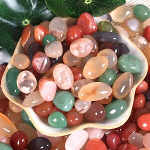 Nanjing Yuhua Stone natural fish tank landscaping bottom sandstone multicolored stone hydroponic flower potted pebbles small stone pavement