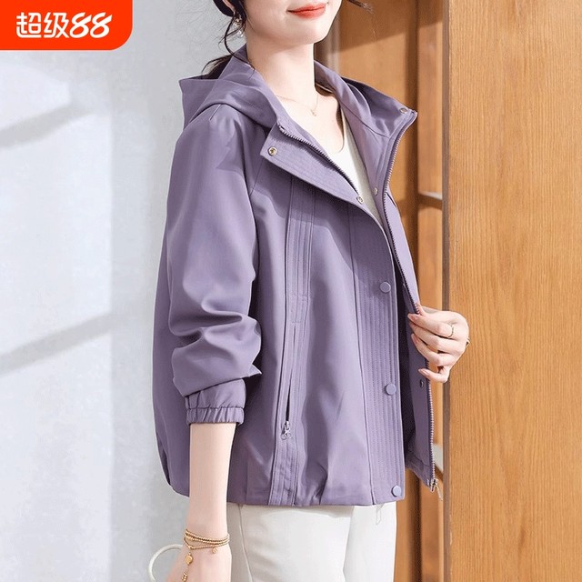 Mom autumn casual windbreaker jacket 2025 new style middle-aged and elderly women loose large size dignified hooded top 40