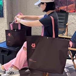 Clothing Store Non-Woven Tote Bags, Large Capacity Eco-Friendly Clothing Shopping Bags, Women's Clothing Packing Bags, High-End Wholesale