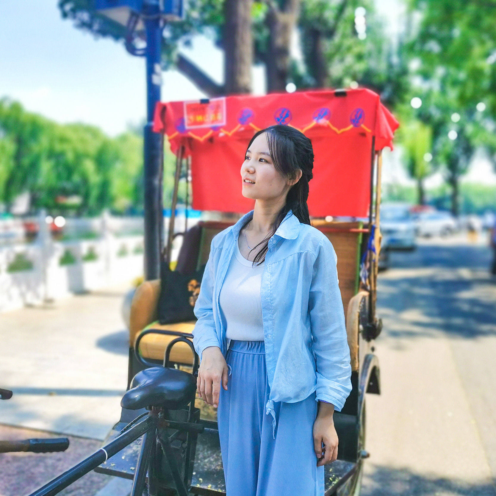 北京什刹海深度体验半日游恭王府讲解人力三轮车逛胡同