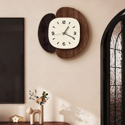 French-Style Vintage Clock Wall Clock for Living Room 2025 New Model Light Luxury High-End Dining Room Wall Clock Simple