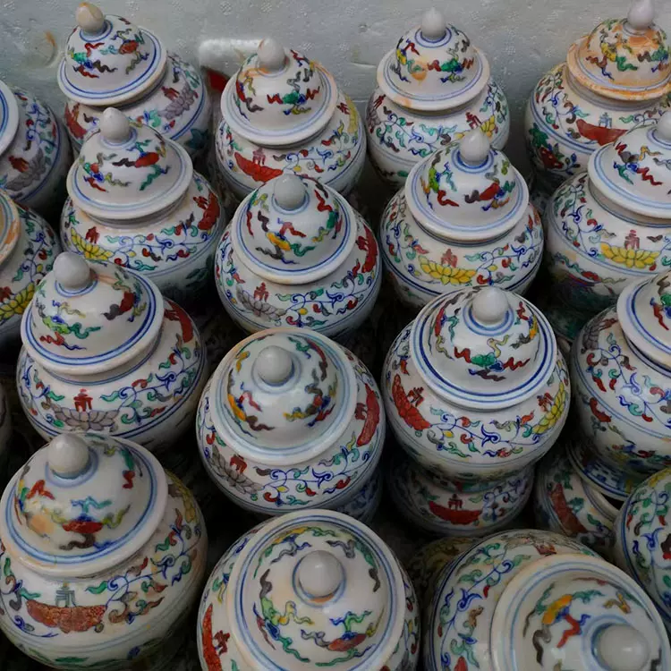 大明成化年製盖罐 大明成化年制款斗彩龙纹盖盒- 北京【瓷器】 - 拍品展示