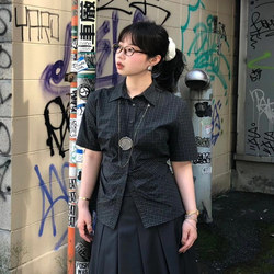 Vintage Waist-Cinching, Regular Shoulder, Plaid Short-Sleeve Shirt for Women, New Summer Design, Niche Slim-Fit Cinched Waist Shirt Top