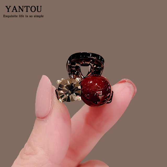 
Red pearl mini small grab clip for women's forehead side small clip 2024 new bangs clip rhinestone hair clip hair accessories