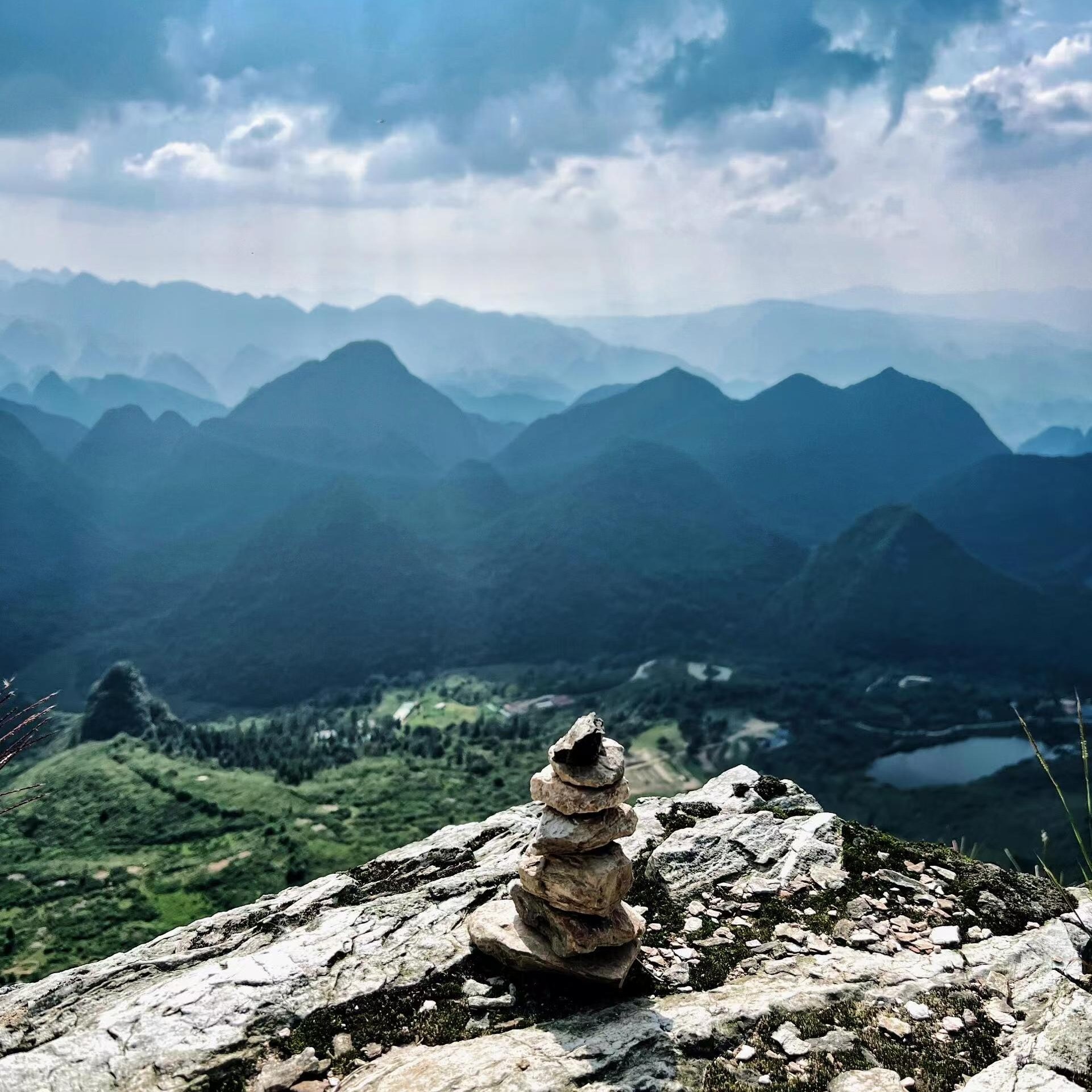 元旦狂欢【清远莫六公】徒步登顶 | 行摄醉美山脊丨户外1日游