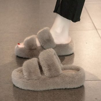 Wanye Ya winter plus fluffy hair slippers fashion wearing
