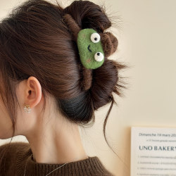 Autumn and Winter New Style High-End Cute Felt Frog Hair Clip, Adorable Hairpin for Women, Large Shark Clip for Updo at the Back of the Head
