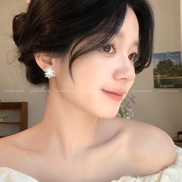 Daytime fireworks ~ Light luxury fireworks earrings for women, high-end niche sterling silver needle earrings, earrings without piercings, ear clips