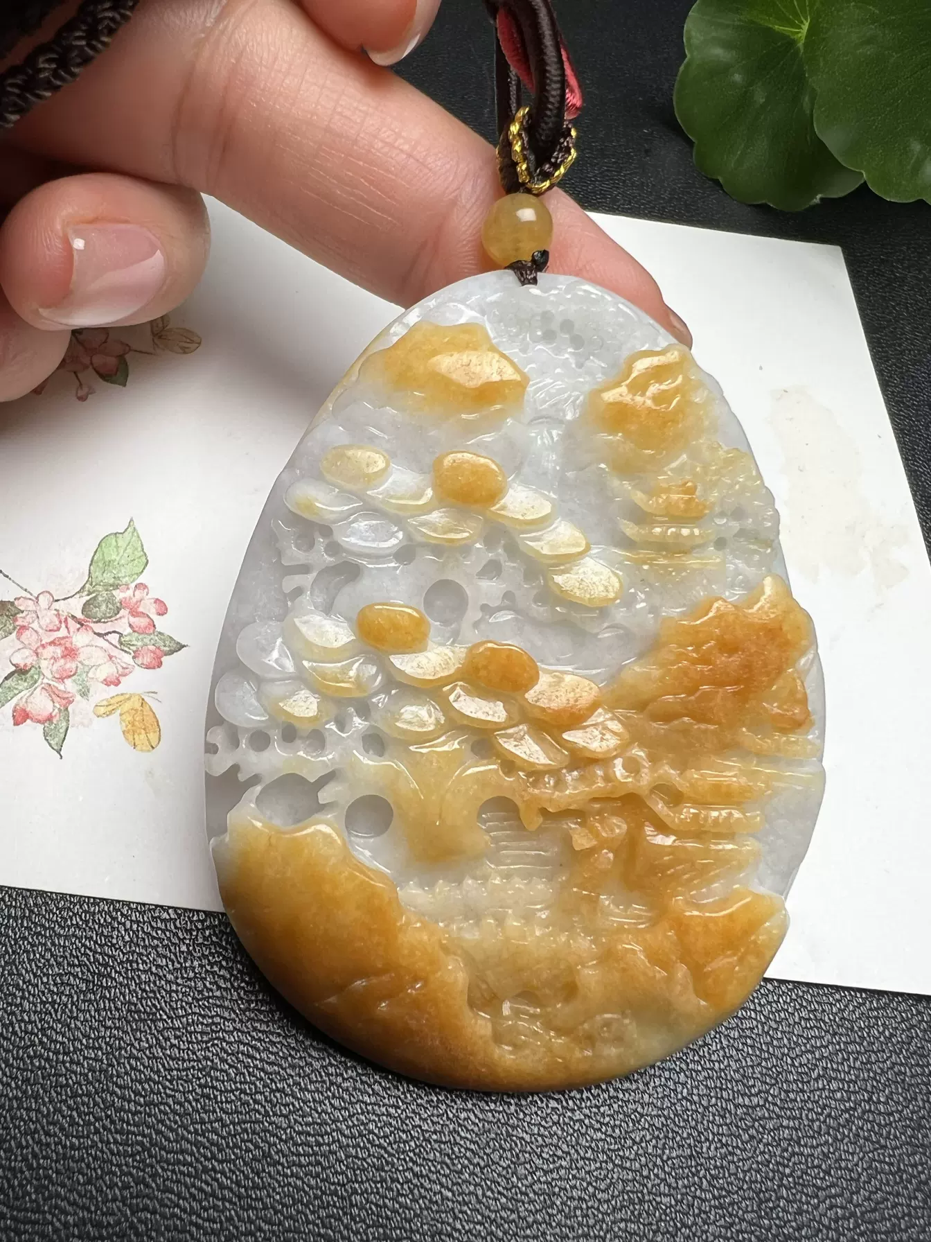 天然翡翠A級 手工細密雕 山水紋 吊墜 根付 裝身具 希少貴重 天然翡翠冰糯種吊墜山水雕刻玉石吊墜男女適用玉墜項鍊緬甸