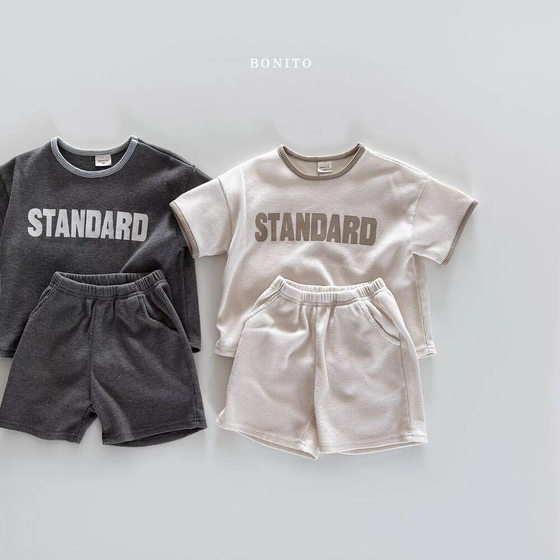 
Boys' summer suit is handsome and casual. Men's short-sleeved shorts are paired with a set of fashionable casual sportswear.