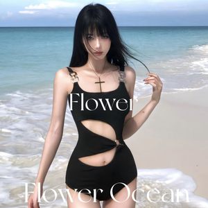 
[Free Bird] New black high-end ins style one-piece slimming belly-covering hot spring resort swimsuit