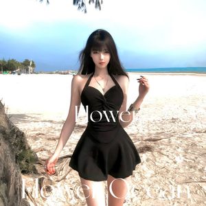 
[Anna] New black high-end slimming and flesh-covering one-piece beach resort swimsuit for women, sexy and high-end