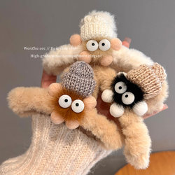 Cartoon Cute Plush Hair Clip for Women, New Autumn and Winter Style, Trendy Hair Accessory, High-End Feel, Large Shark Clip for the Back of the Head