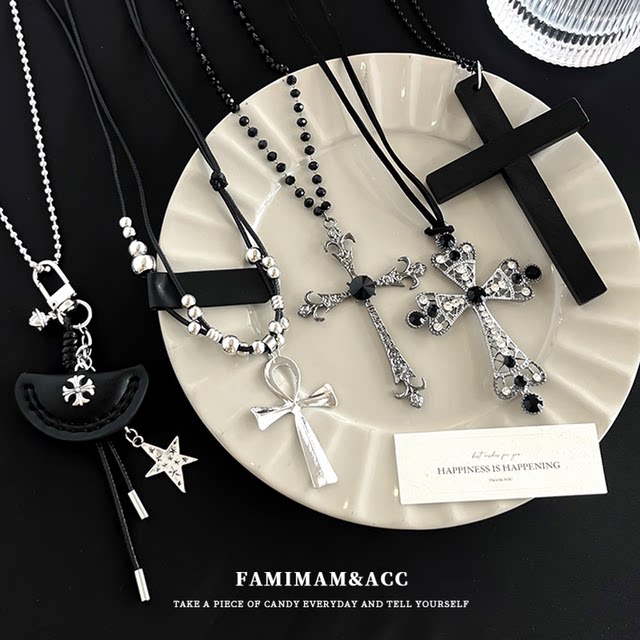 Cross necklace sweet and cool hot girl style y2k subculture decoration suitable for summer long necklace clavicle chain women