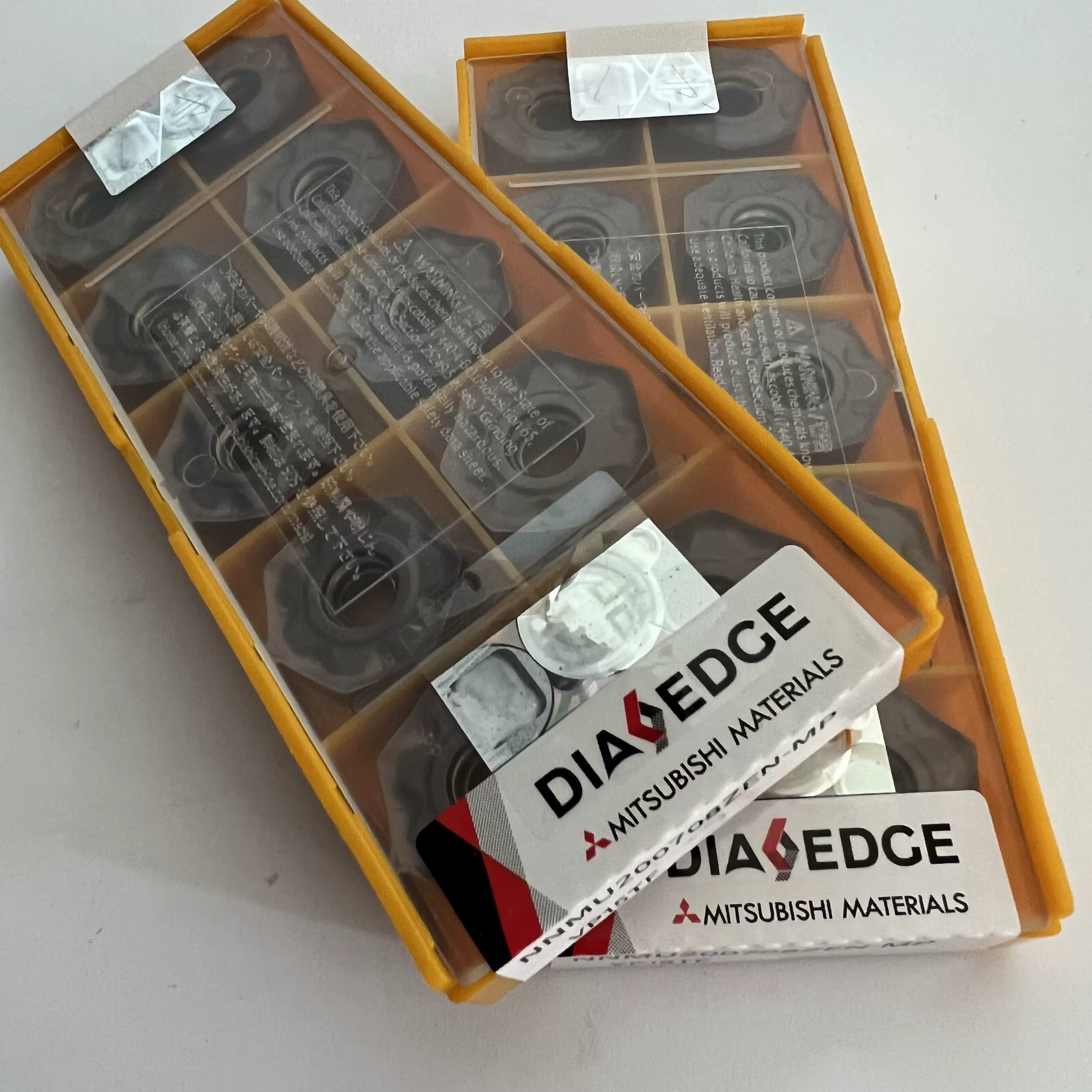 三菱 NNMU200608ZEN-MK VP15TF AHX640S、AHX640W形用 MKブレーカ付インサート PVDコーティング 10個 メーカー直送 代引不可 北海道沖縄離島不可 MITSUBISHI NNMU200608ZEN-MK New Carbide Inserts Grade MC5020 4pcs