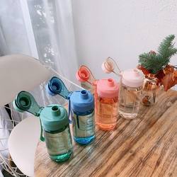 Sports water bottle, large capacity, anti-fall, creative water cup for male and female students, fresh plastic personality, simple and convenient cup