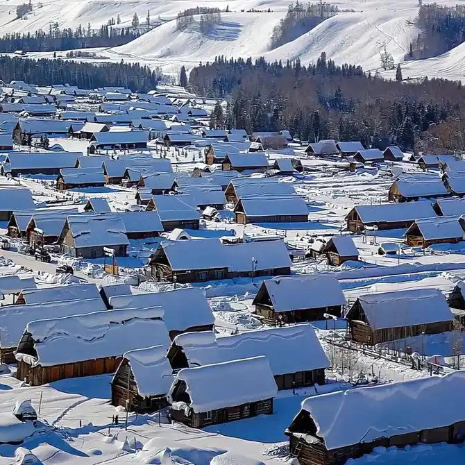2-4人越野双湖纯玩8日/赛里木湖-喀纳斯-禾木旅拍-吉克普林滑雪