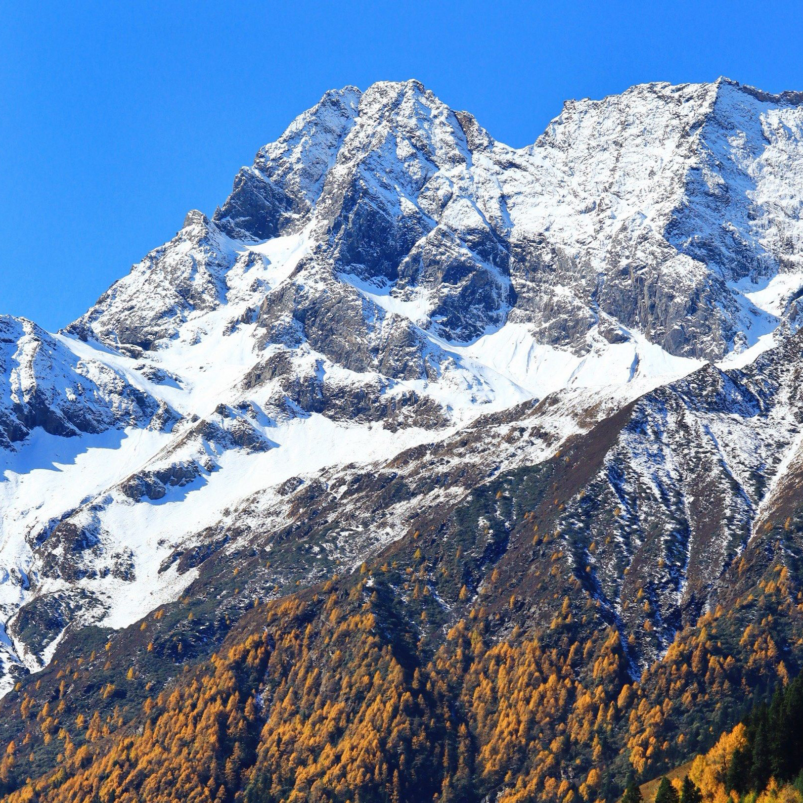 2-8人风华四稻纯玩5日/四姑娘山-稻城亚丁-红海子-理塘-鱼子西
