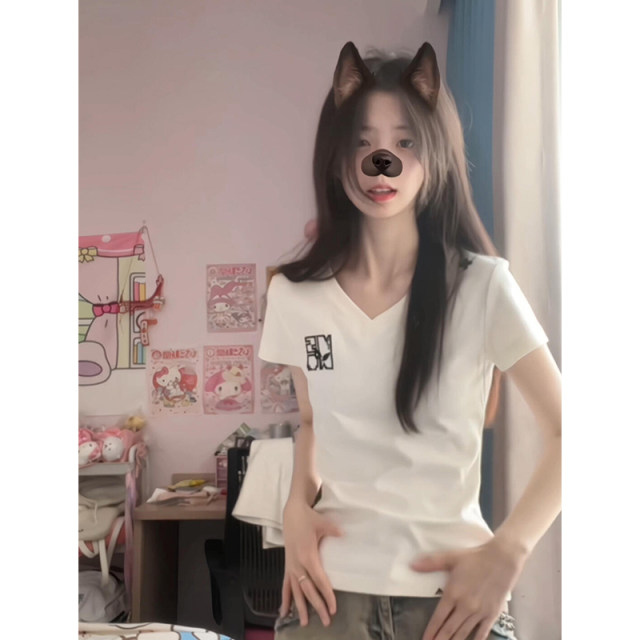 White embroidered V-neck slim short-sleeved shoulder T-shirt for women in summer 2025 new waist-hugging short American top