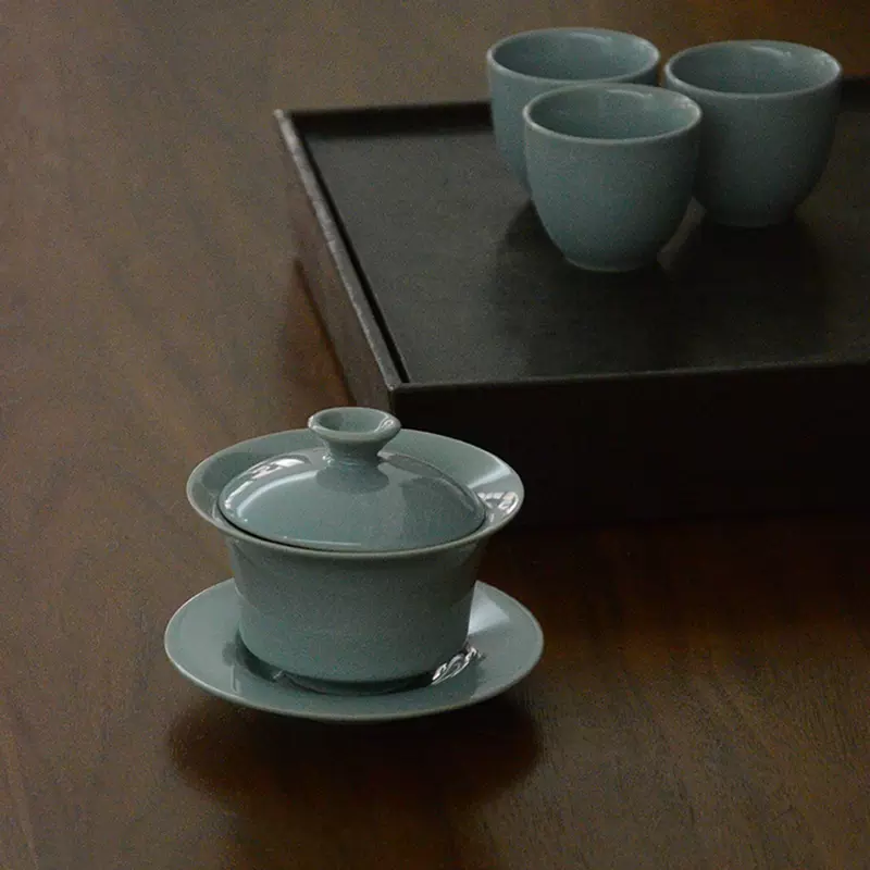 中国宋代青瓷盖碗，茶器。 中国宋代青瓷盖碗，茶器。