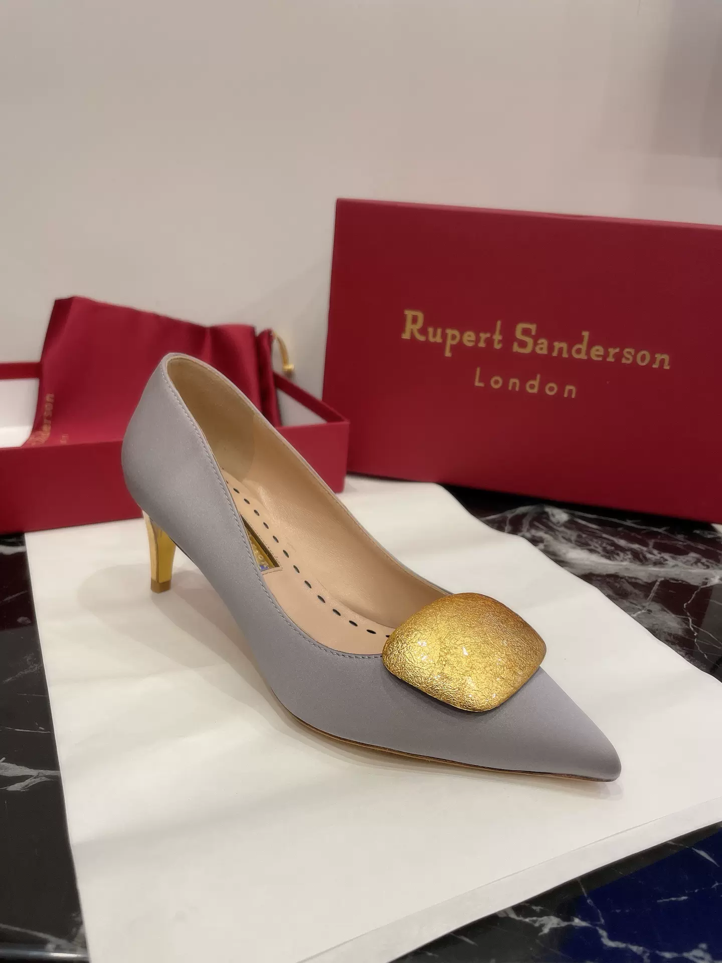 CC Rupert Sanderson Taobao