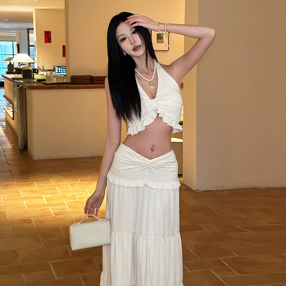 SylCue vacation style super fairy atmosphere lace V-neck halter neck sling high waist slim pleated skirt suit
