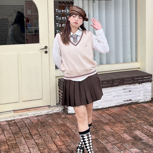 Ache's big size jk original fat mm waist embroidered vest college style sweater V-neck knitted vest women