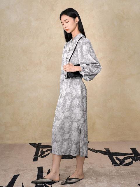 Hall Tang shirt women's stand-up collar long sleeve metal button new Chinese style fog flower print design small puff sleeve top new style