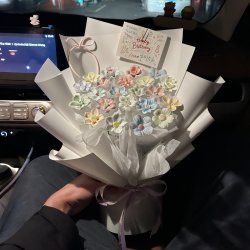 Valentine's Day Jingdezhen Ceramic Flower Bouquet, Niche High-End Gift for Girlfriend or Best Friend, Birthday Gift with a Sense of Sophistication, Handmade Gift Item