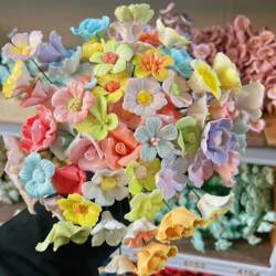 Jingdezhen Ceramic Flower Graduation Souvenir, Teacher's Day Gift for Best Friend, Valentine's Day Birthday Creative Ornament for Men