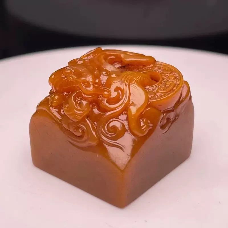 福建寿山石田黄石古兽印章带丝浮雕俏色手工原石办公室书房收藏