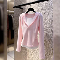 Super Pretty, Gentle, Relaxed, Girly Pink Fake Two-Piece Top for Women, Early Spring 2026 Hooded Half-Button Blouse