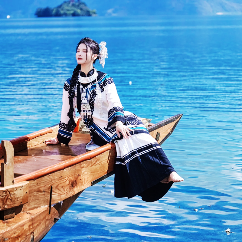 万彩云间 云南旅游昆明大理丽江香格里拉8天7晚跟团游