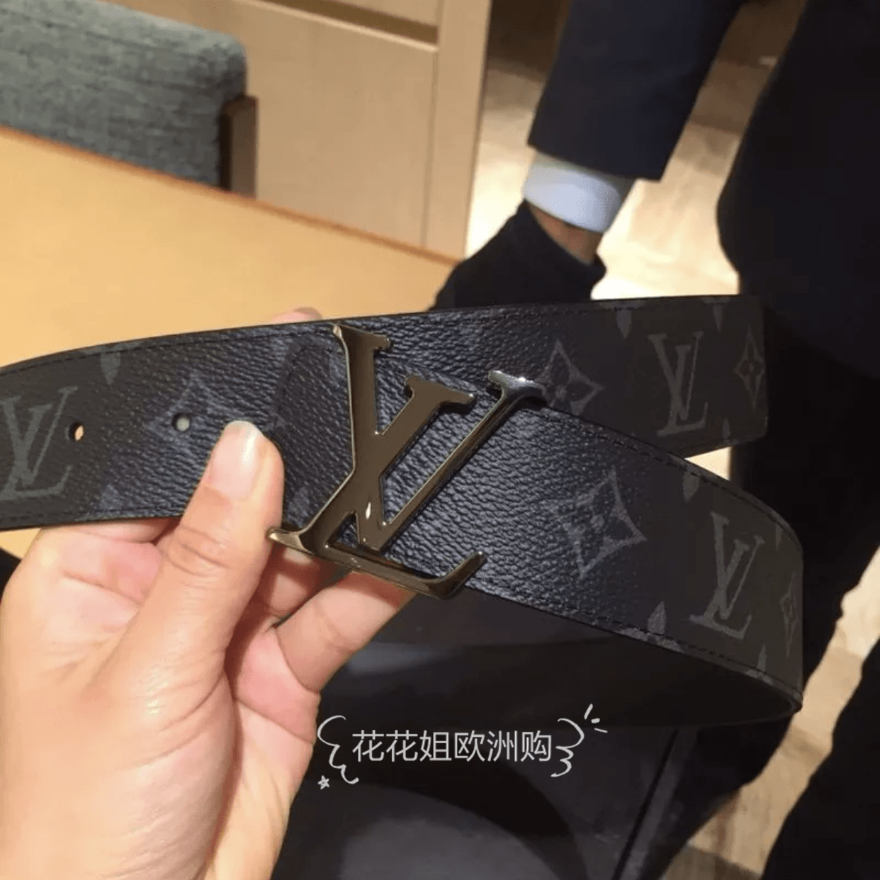 LV / Louis Vuitton classic belt men's black flower black buckle