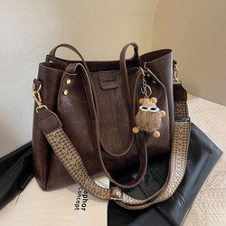 Large-Capacity Tote Bag for Women 2026 New Autumn Crossbody Bag College Student Class Commute Bag Wide Strap Shoulder Bag