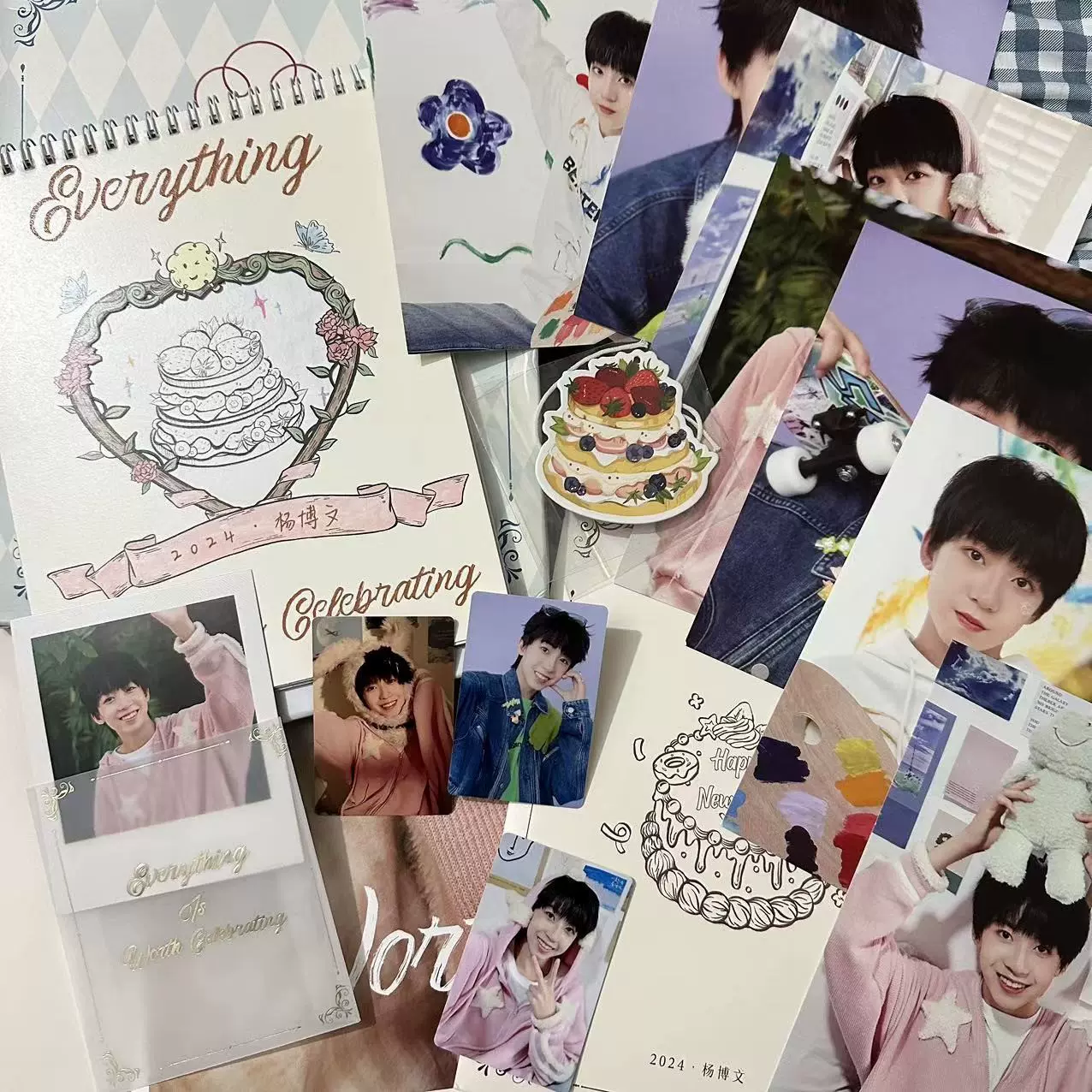 TF家族三代蝴蝶效应官方小卡张极张泽禹朱志鑫单人款简约复古风