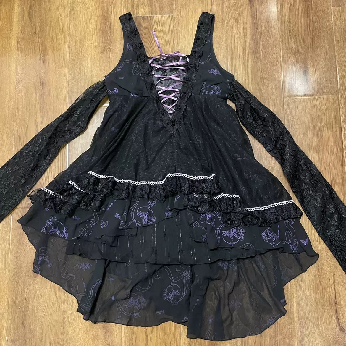 h.naotoHoney黒紫ポンチョ h.naotoHoney黒紫ポンチョ 已售欣賞h.naoto honey 蝴蝶柄黑紫jsk