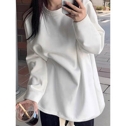 Fleece-Lined and Thickened White Base Layer Shirt for Women, Suitable for Layering in Autumn and Winter, Warm, Loose-Fitting, Butt-Covering, Mid-Length T-Shirt Top