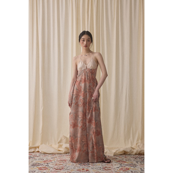 
Each has its own 25SF new Chinese high-waist dress with high-end contrasting color, French cool fairy-like printing